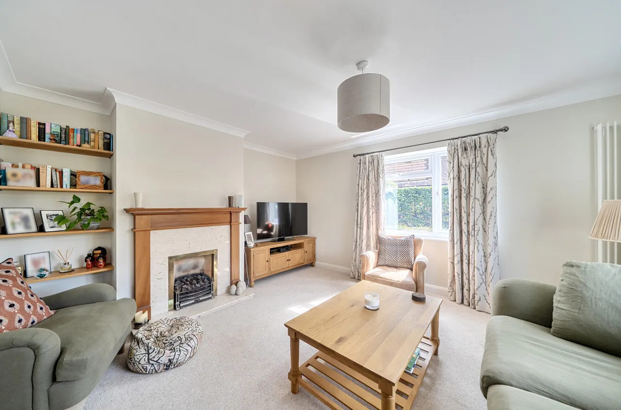 Rosefield Gardens, Ottershaw, KT16, photo 8