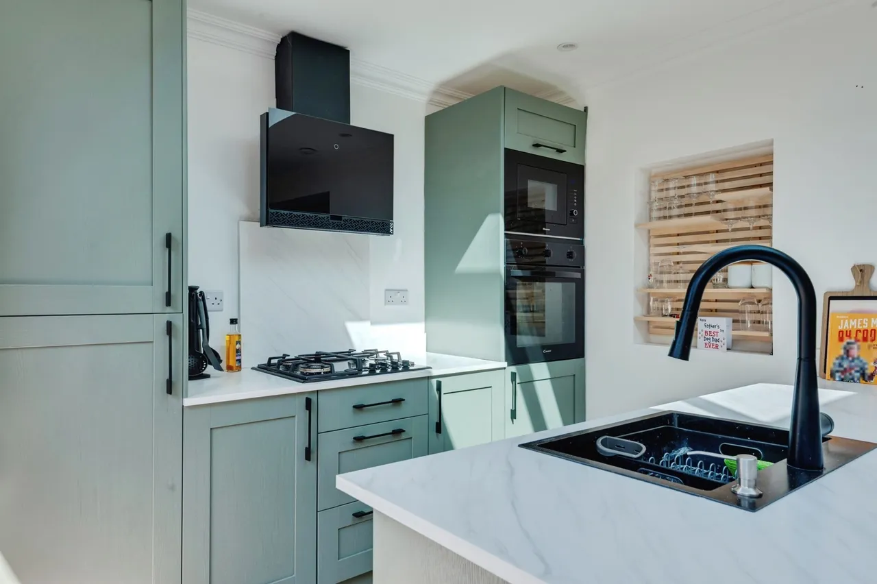 Arklow Drive, Hale Village, L24, photo 10