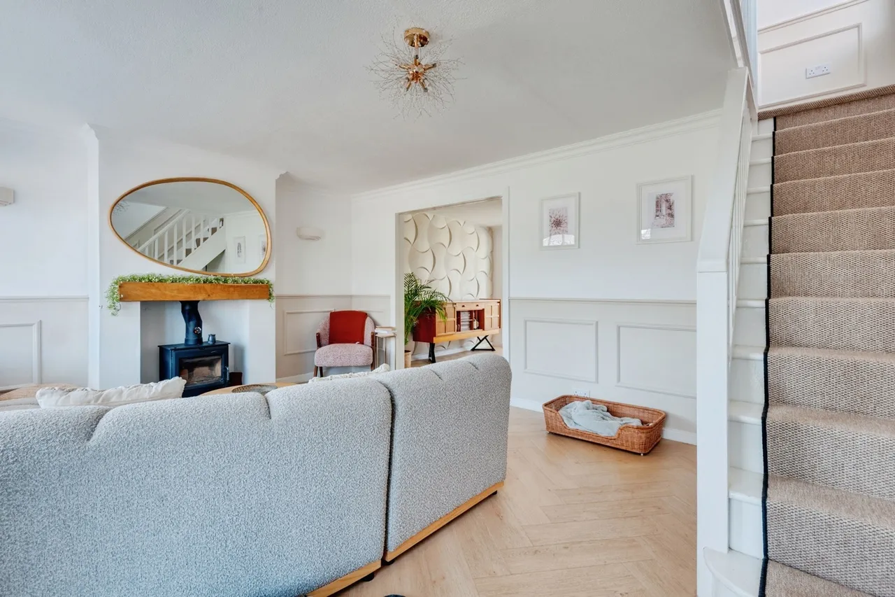 Arklow Drive, Hale Village, L24, photo 5