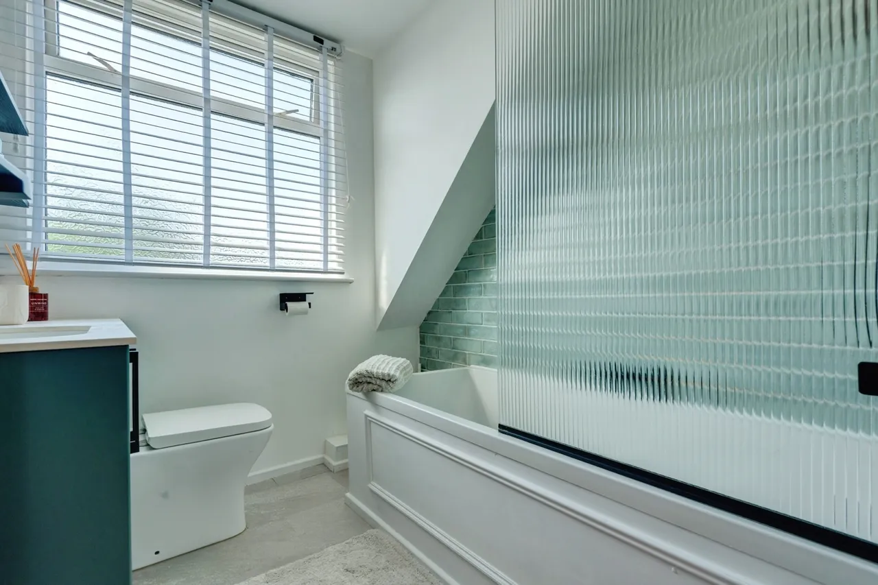 Arklow Drive, Hale Village, L24, photo 22