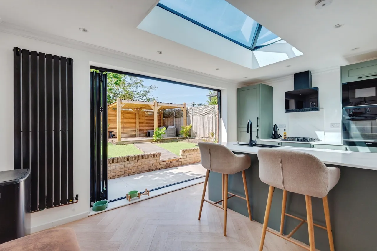 Arklow Drive, Hale Village, L24, photo 12