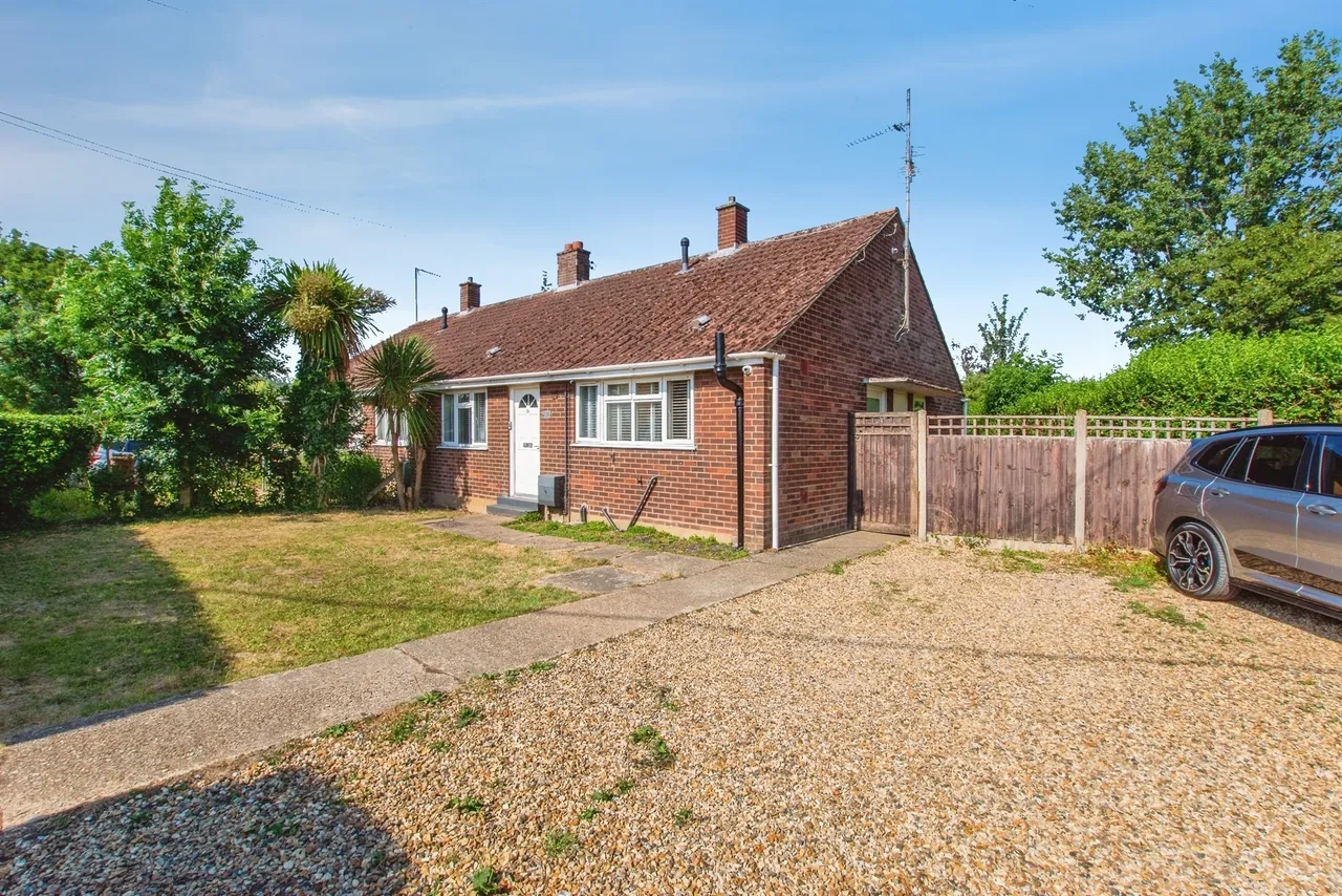 3 bed house for sale — Roman Bank, Leverington, Wisbech