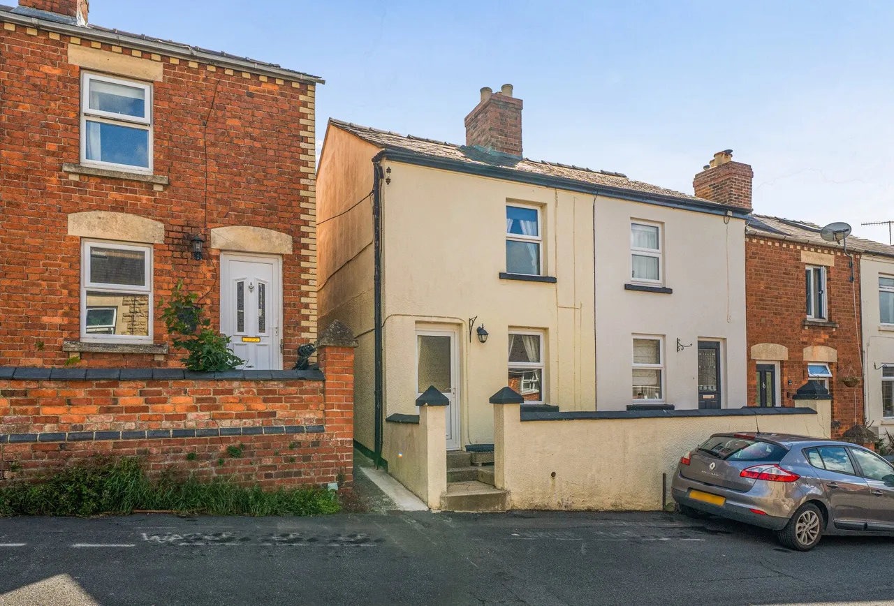 2 bed house for sale — Springfield Road, Gloucestershire, Cashes Green, GL5 4RE