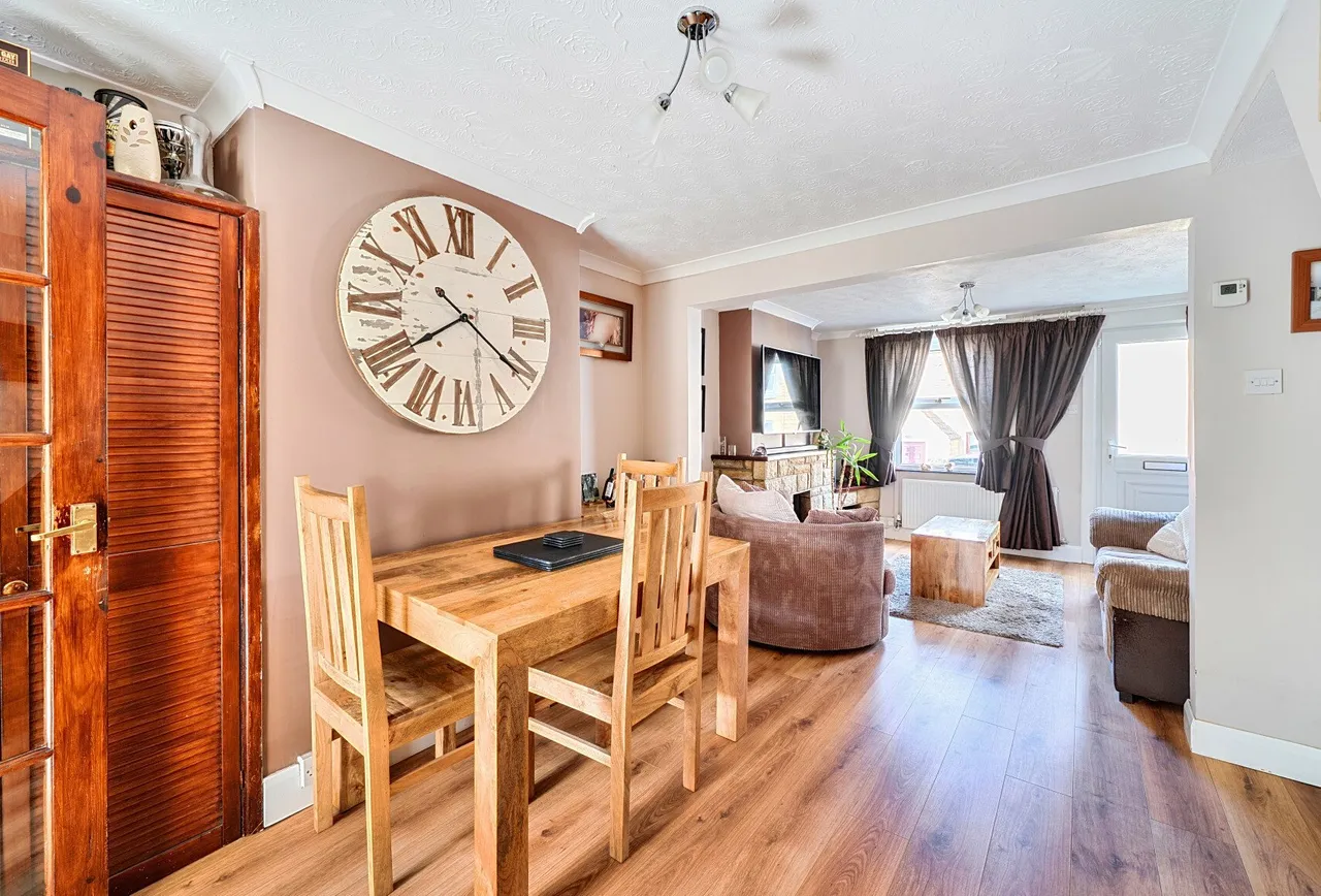 Springfield Road, Gloucestershire, Cashes Green, GL5 4RE, photo 4