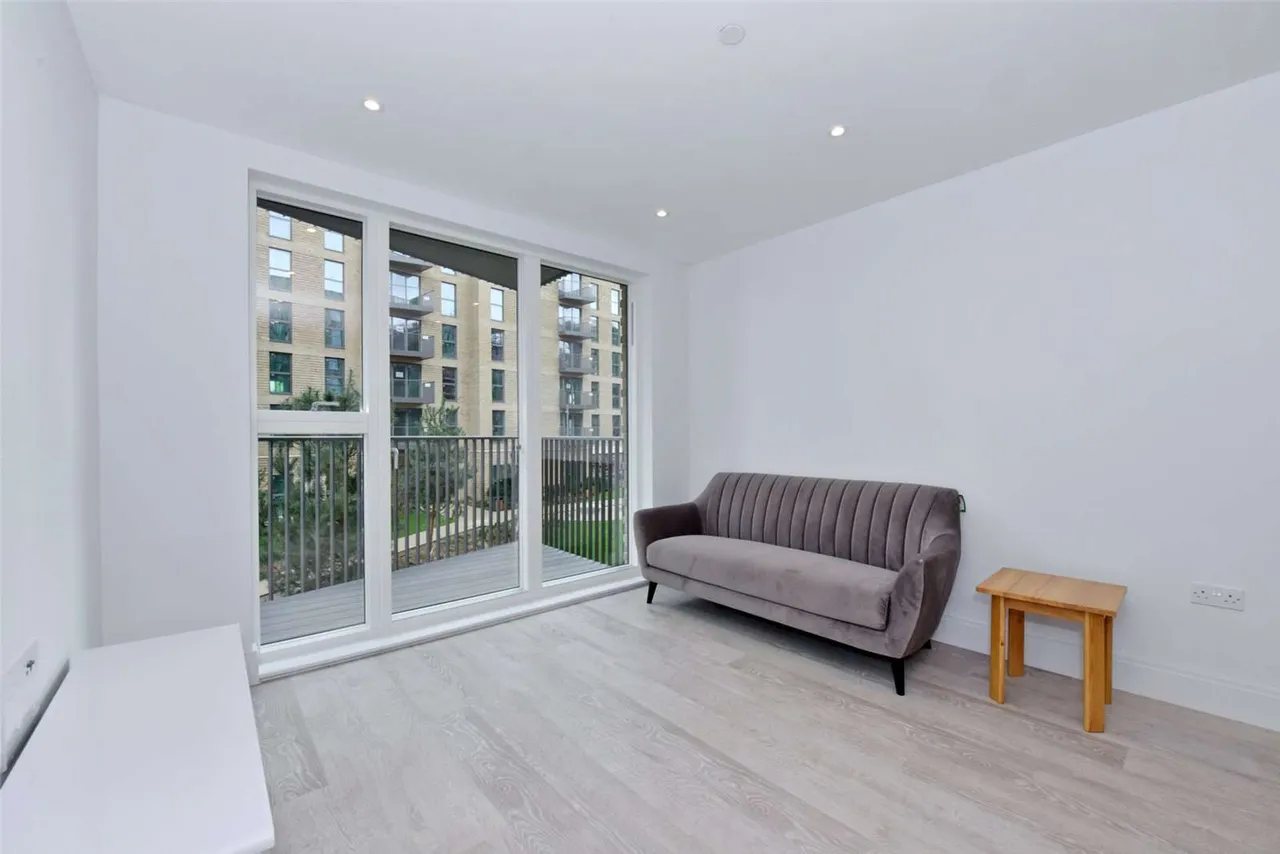 Memorial Avenue, Slough, SL1, photo 3