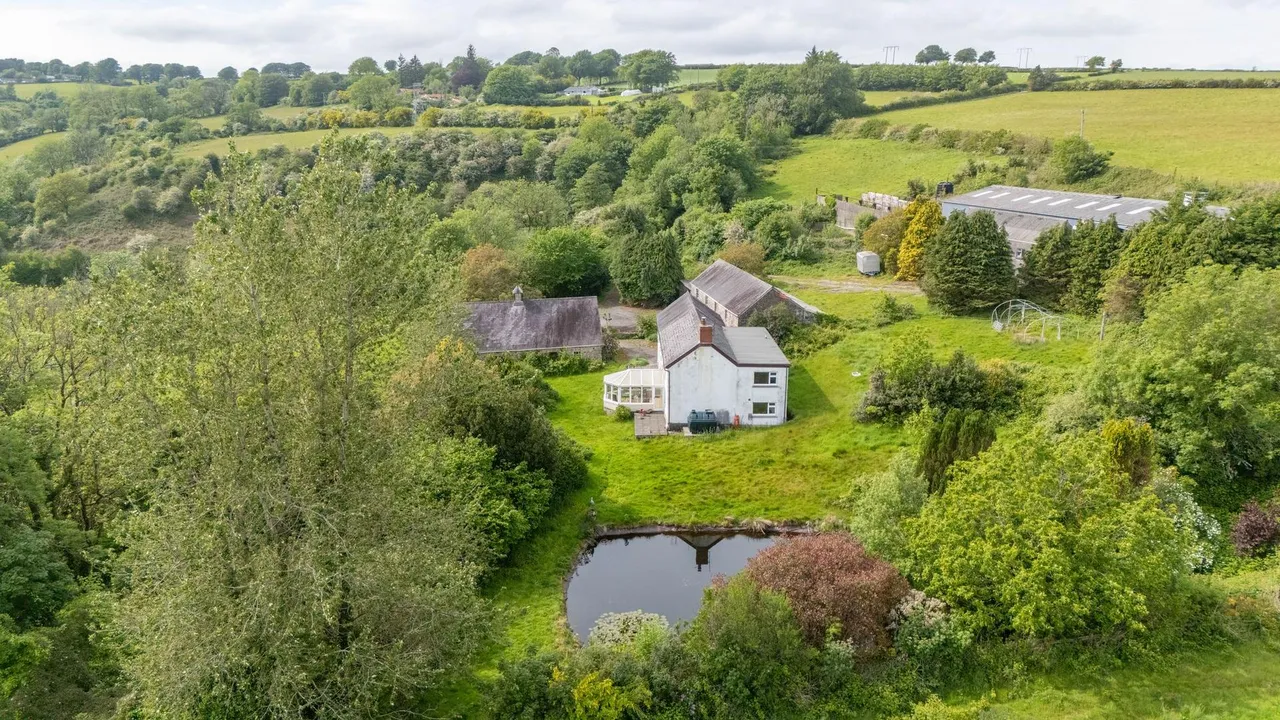 Panteg Cross, Llandysul, SA44, photo 46