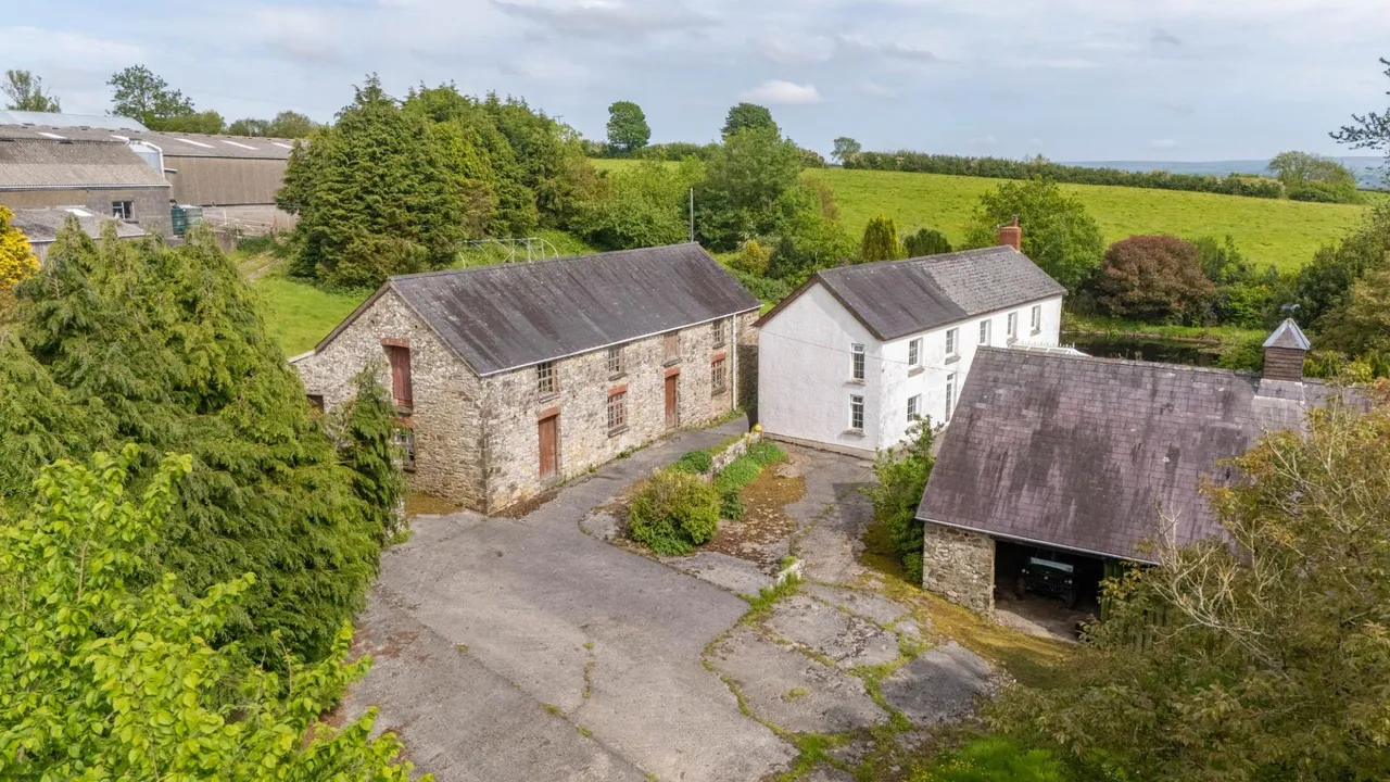 Panteg Cross, Llandysul, SA44, photo 41
