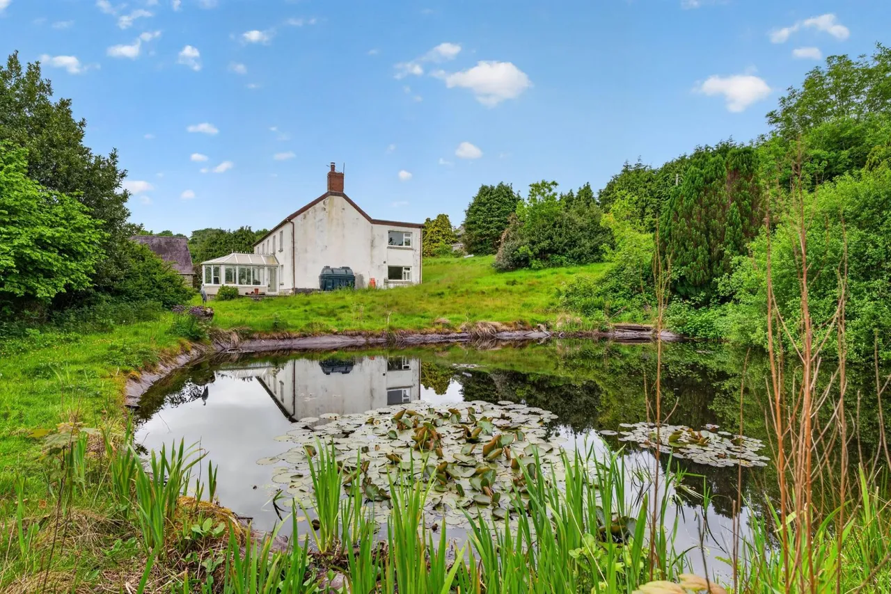 Panteg Cross, Llandysul, SA44, photo 4