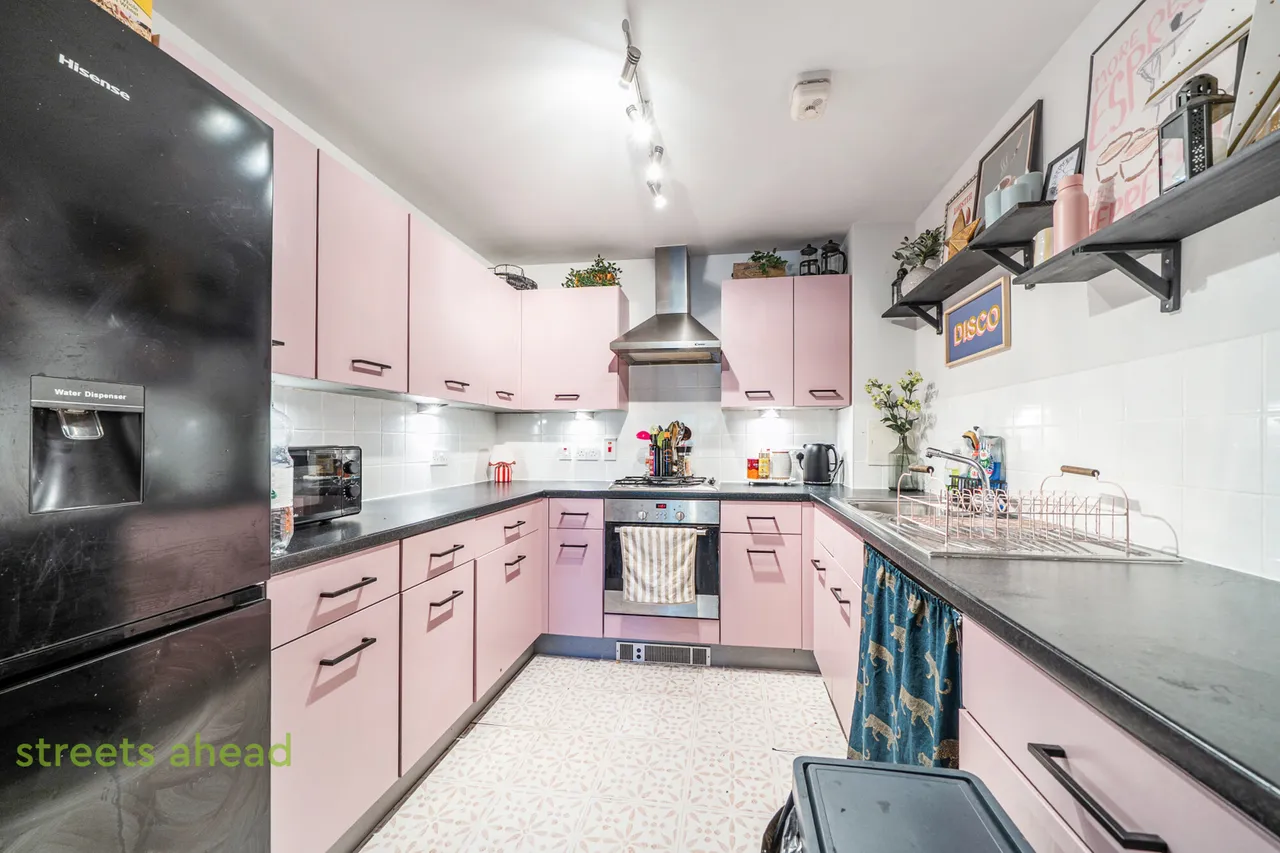 Brighton Road, Purley, CR8, photo 9