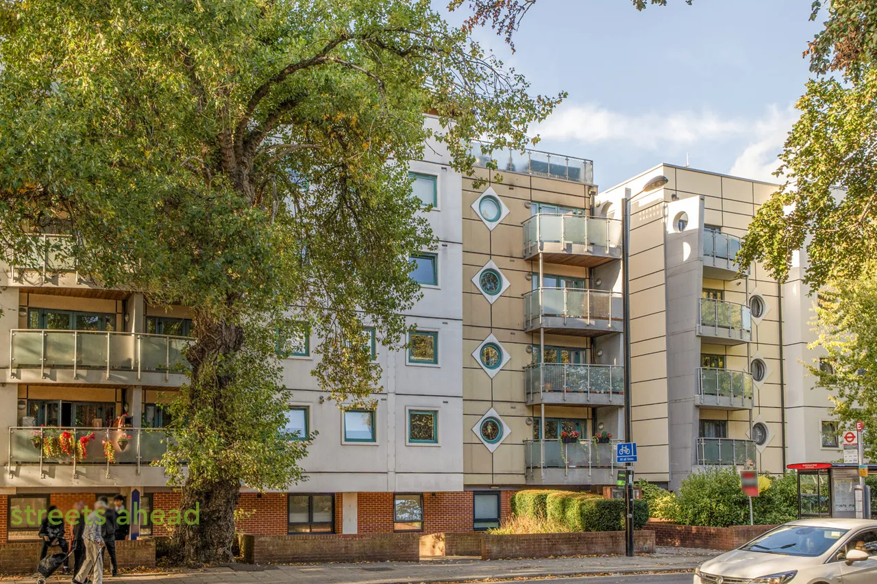 Brighton Road, Purley, CR8, photo 2