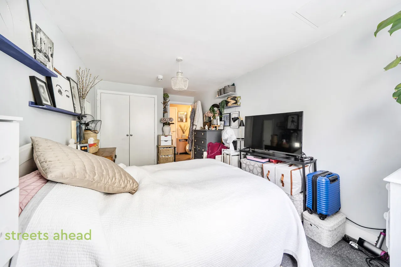 Brighton Road, Purley, CR8, photo 19