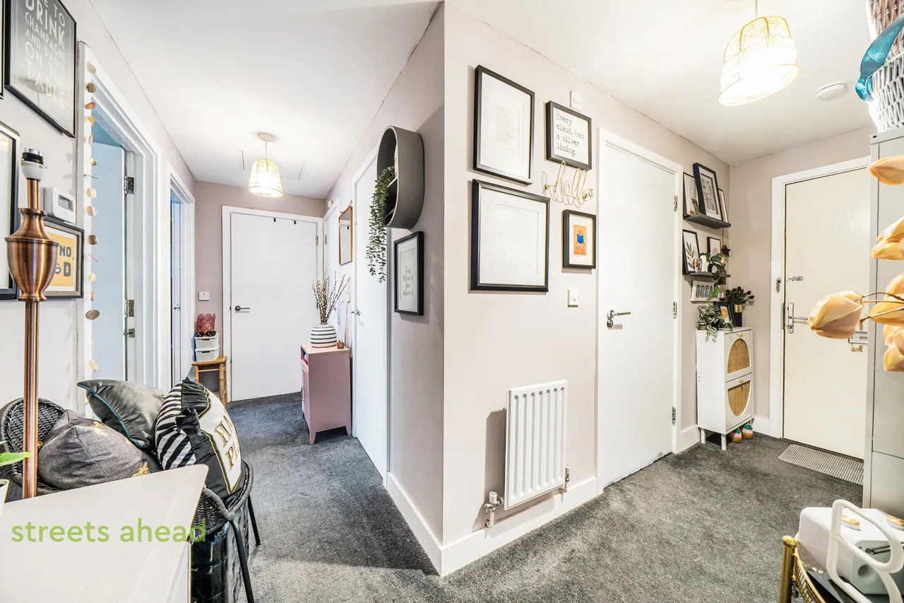 Brighton Road, Purley, CR8, photo 15
