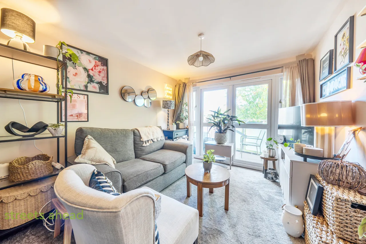 Brighton Road, Purley, CR8, photo 13