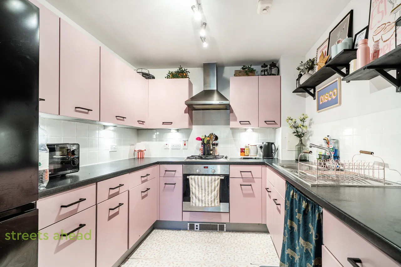 Brighton Road, Purley, CR8, photo 3