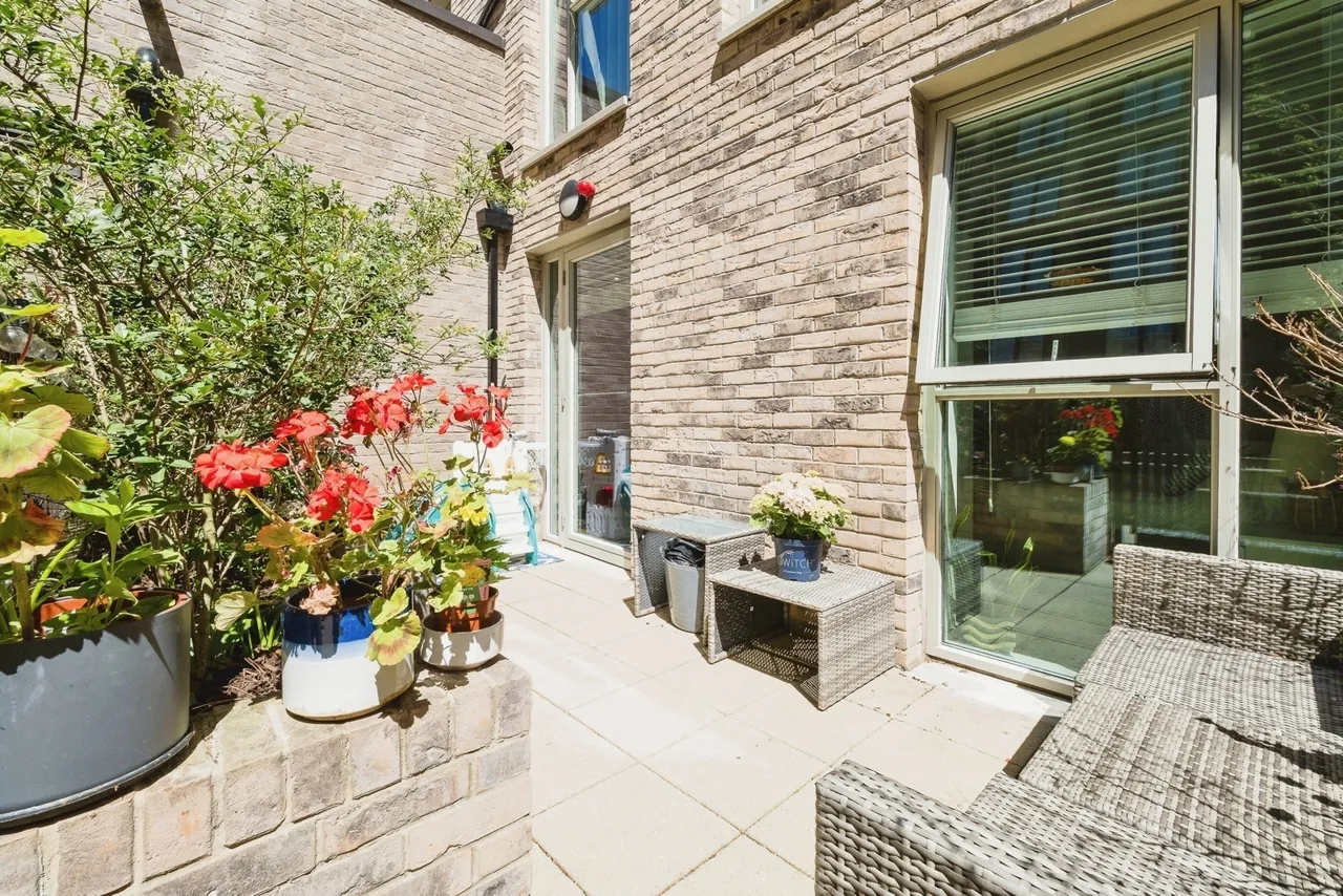 Mahindra Way, Beckton, London, E6, photo 18