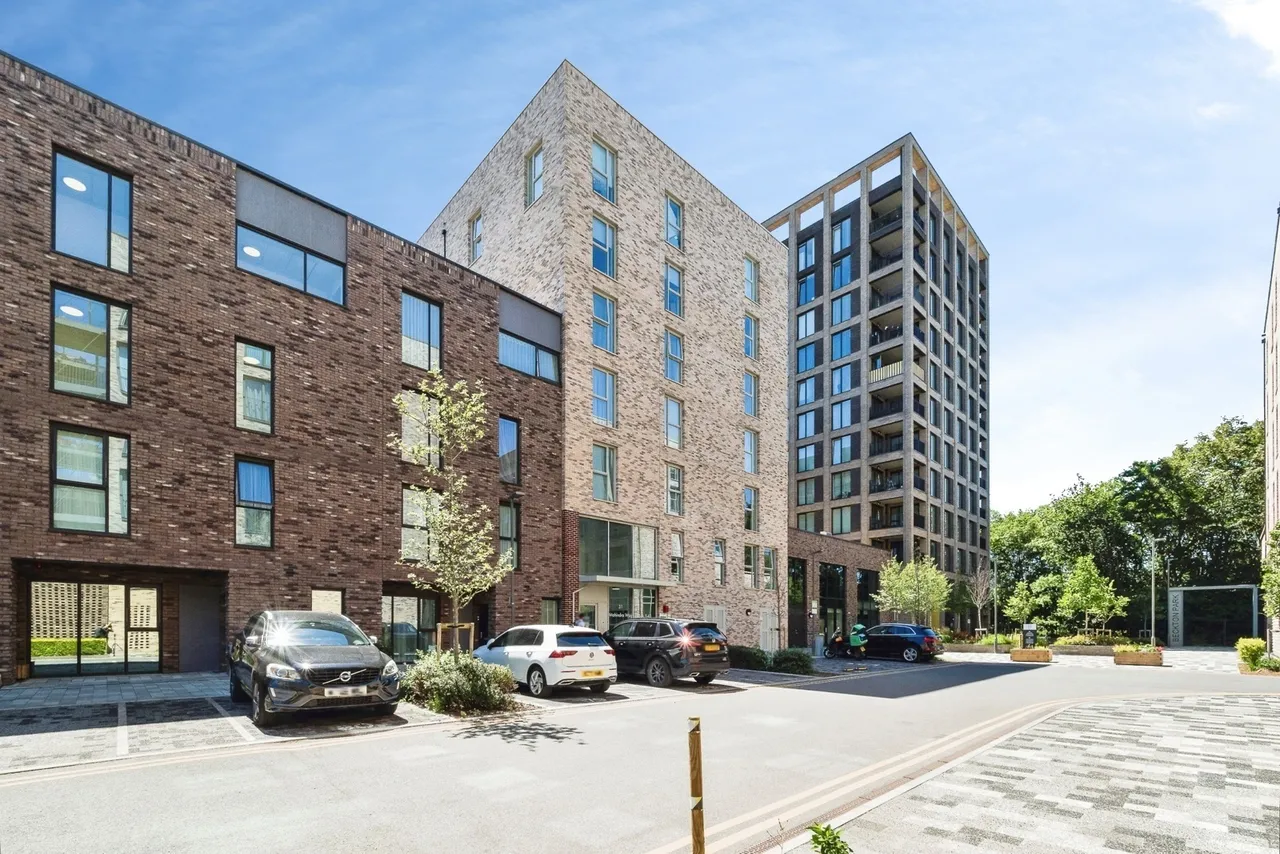 Mahindra Way, Beckton, London, E6, photo 27