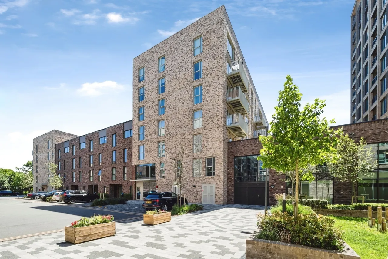 Mahindra Way, Beckton, London, E6, photo 26