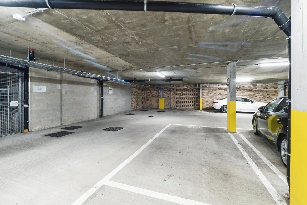 Mahindra Way, Beckton, London, E6, photo 22