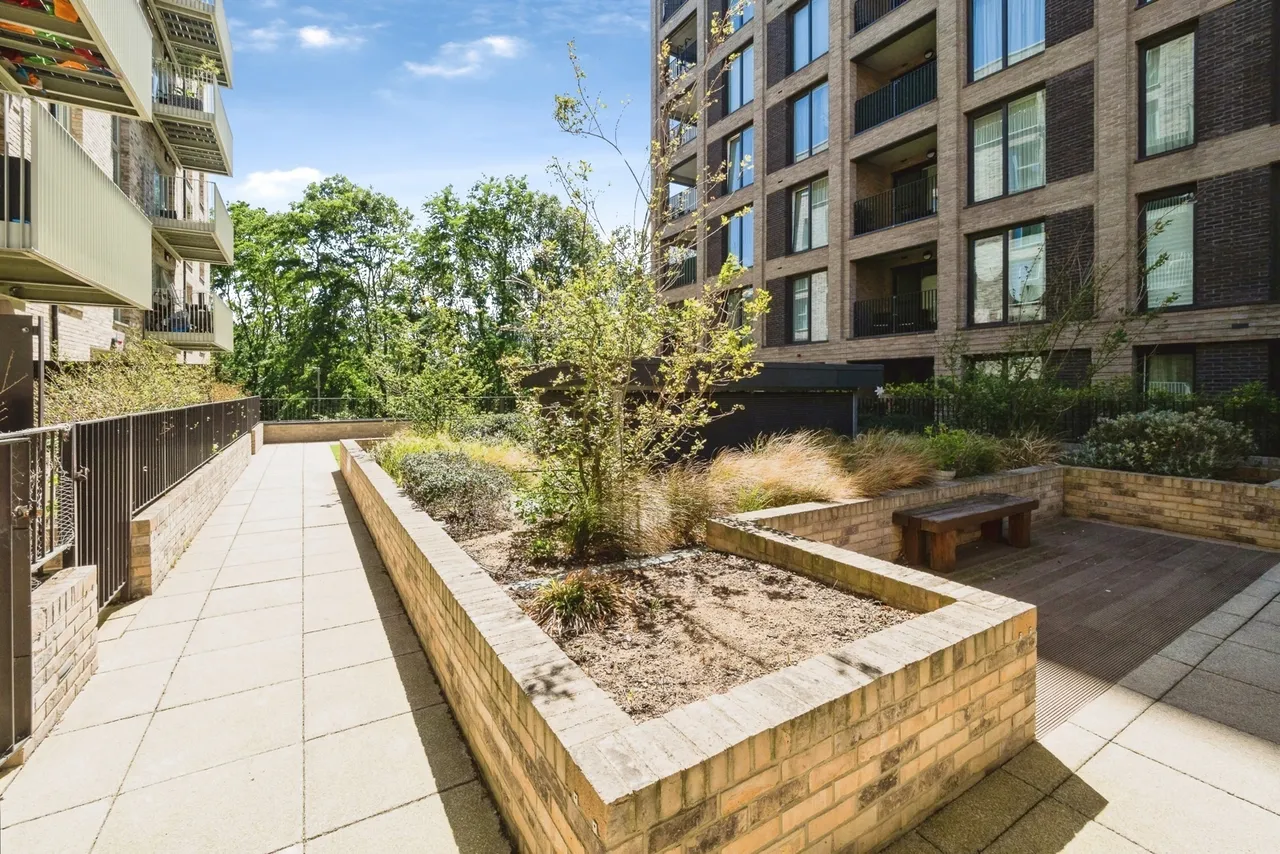Mahindra Way, Beckton, London, E6, photo 19