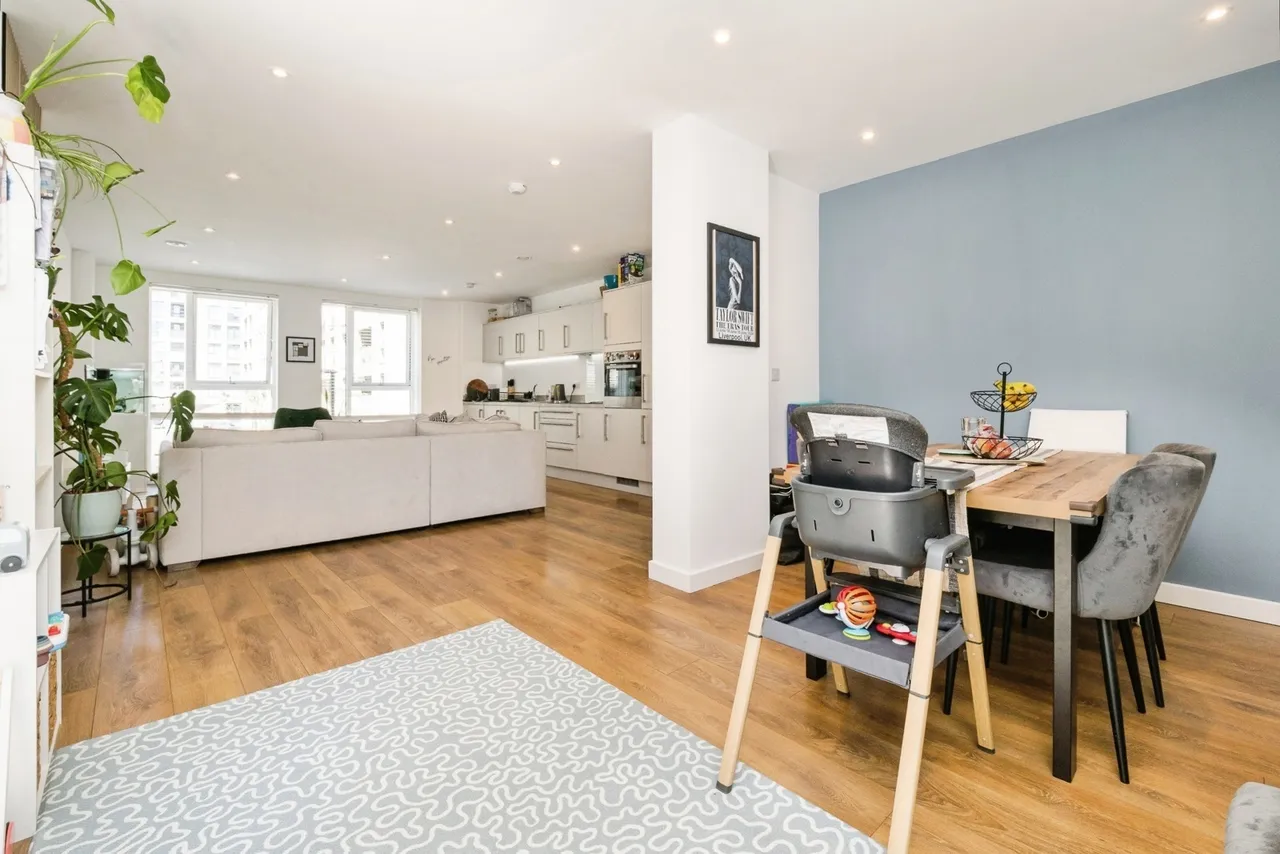 Mahindra Way, Beckton, London, E6, photo 6