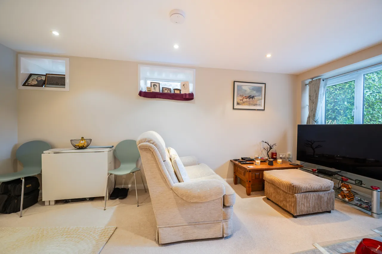 Baker Street, Farthinghoe, NN13, photo 11