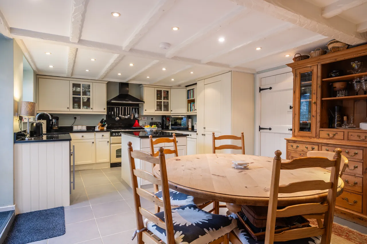 Baker Street, Farthinghoe, NN13, photo 4