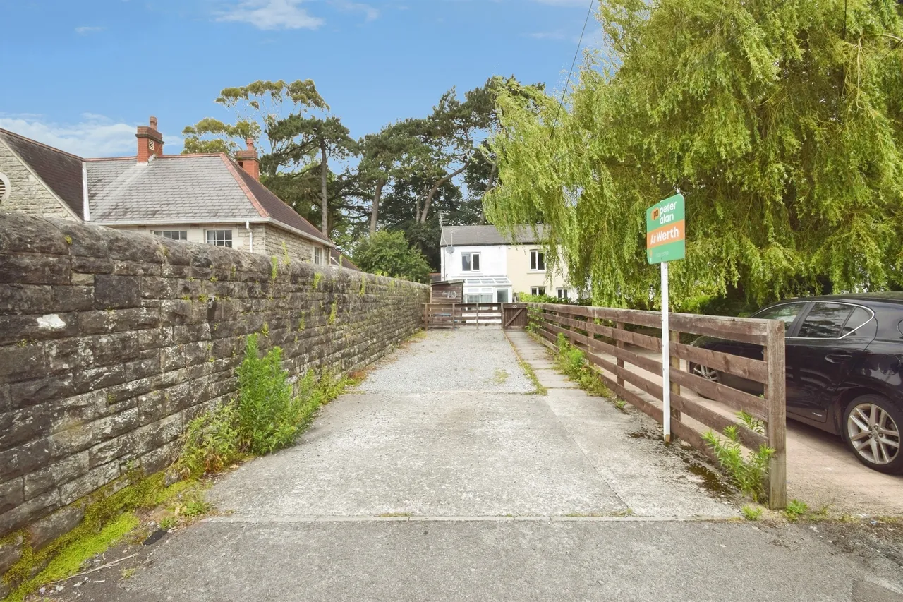 2 bed house for sale, South Street, Bridgend, CF31