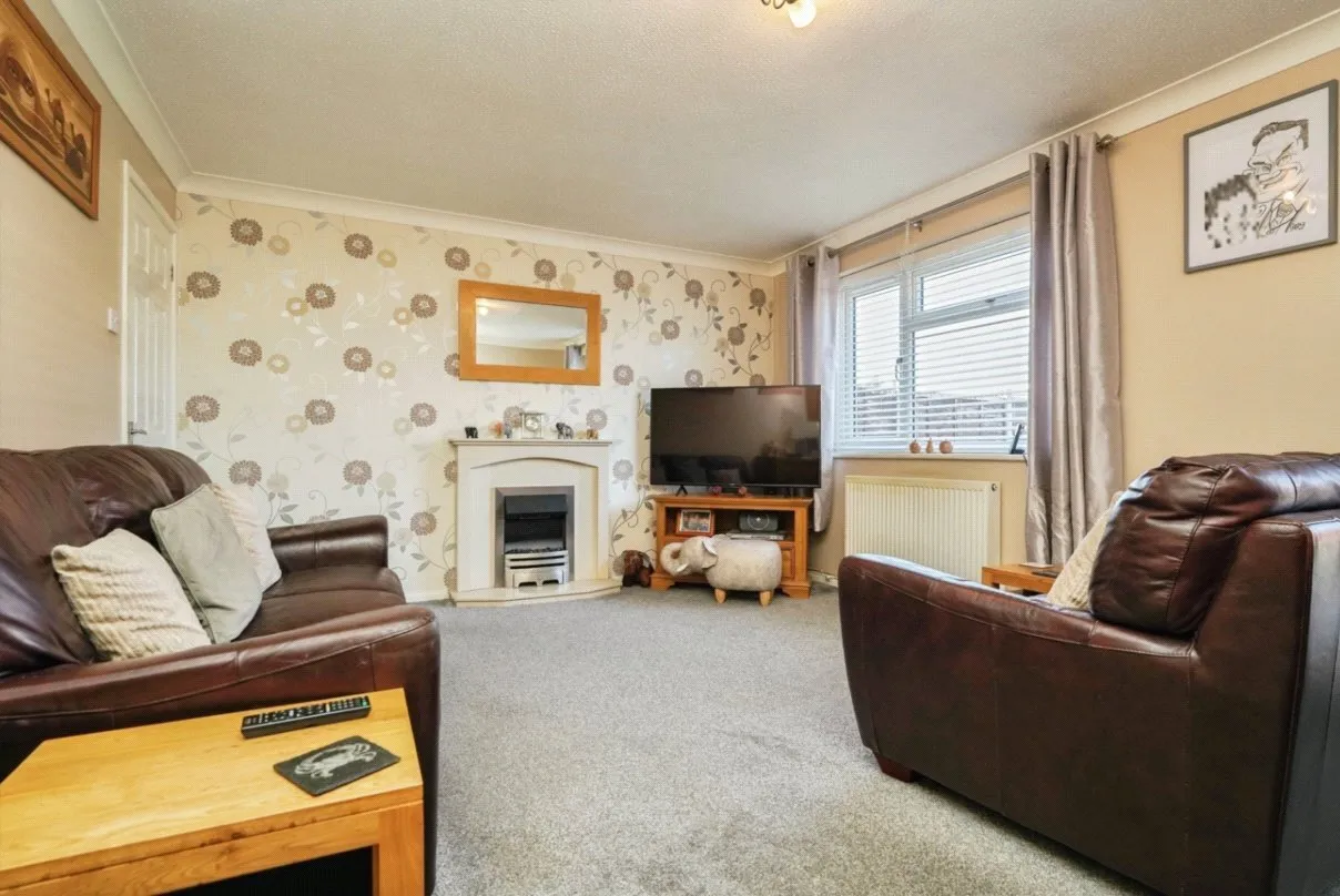 Willowcroft Close, Matson, Gloucester, Gloucestershire, GL4, photo 4