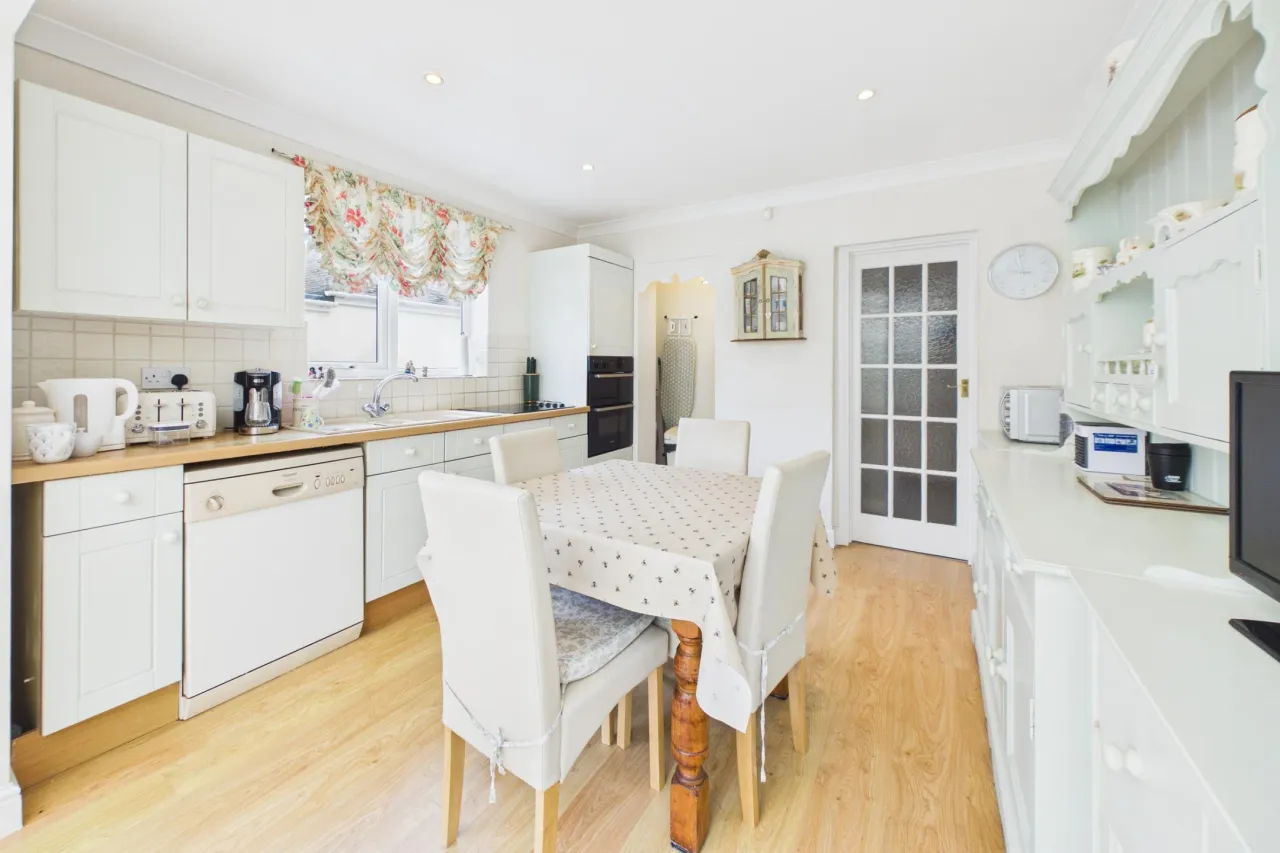 Tile Kiln Lane, Leverstock Green, HP3, photo 7