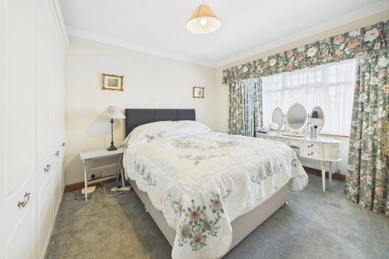 Tile Kiln Lane, Leverstock Green, HP3, photo 10
