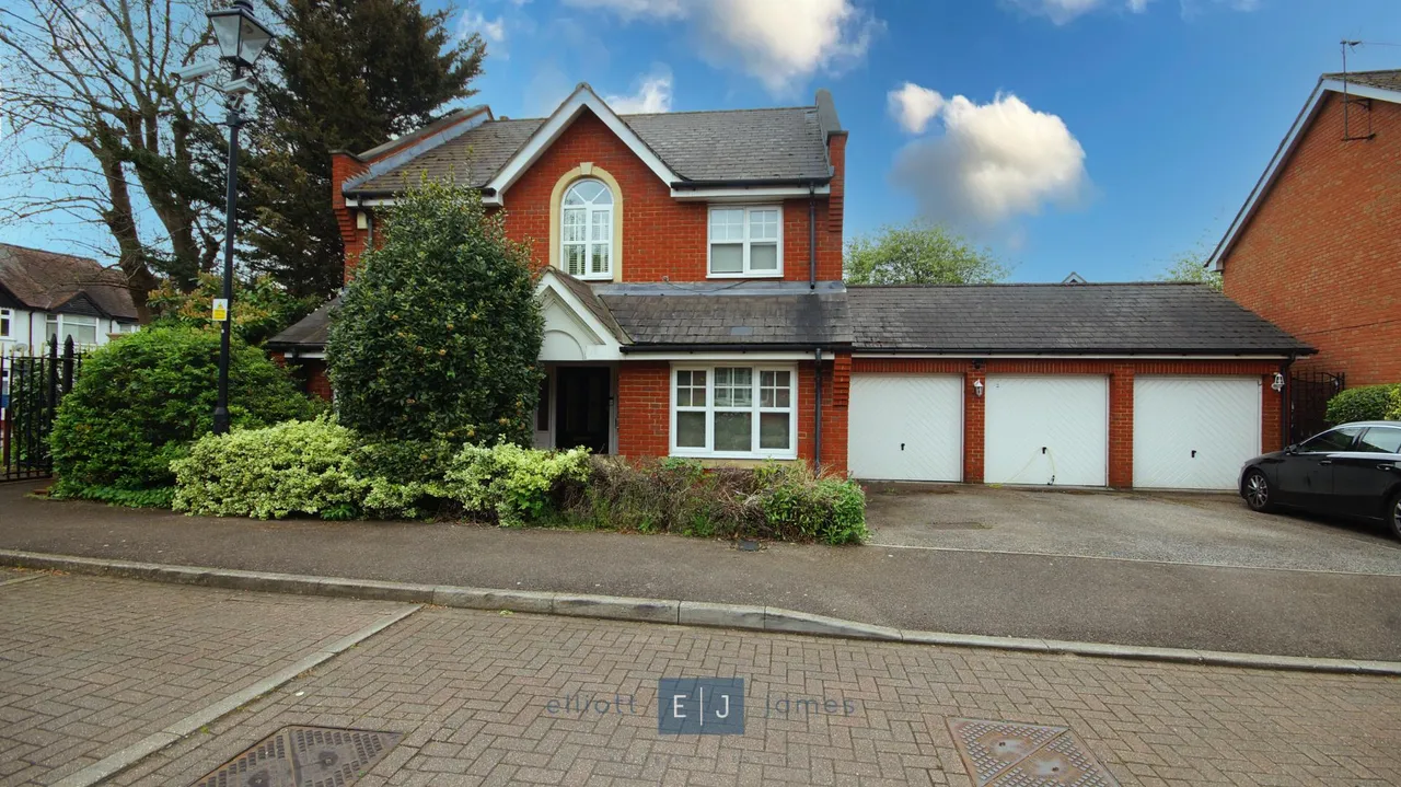 Amber Lane, Ilford, photo 2