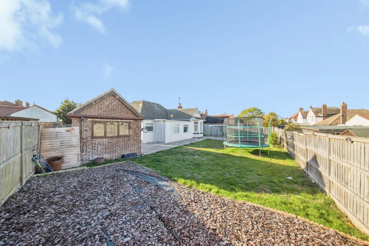 Avondale Road, Clacton-On-Sea, CO15, photo 18