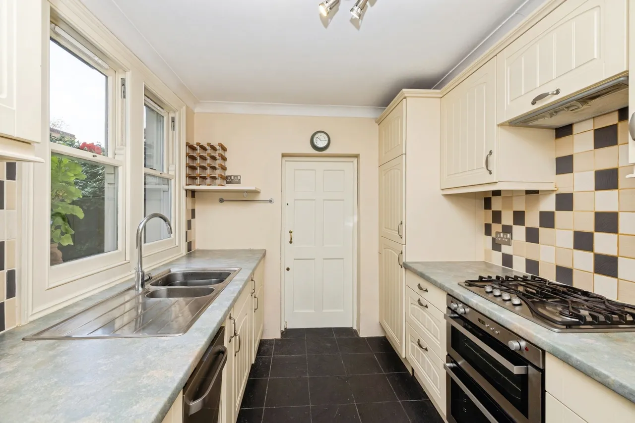White Horse Lane, Stepney, E1, photo 8