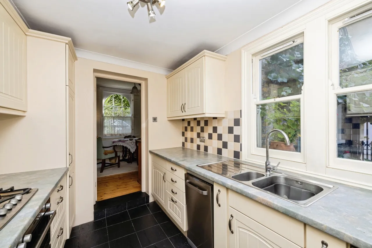 White Horse Lane, Stepney, E1, photo 6