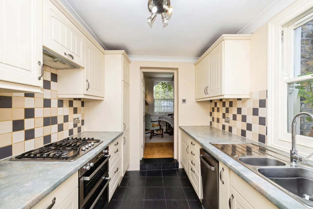 White Horse Lane, Stepney, E1, photo 2