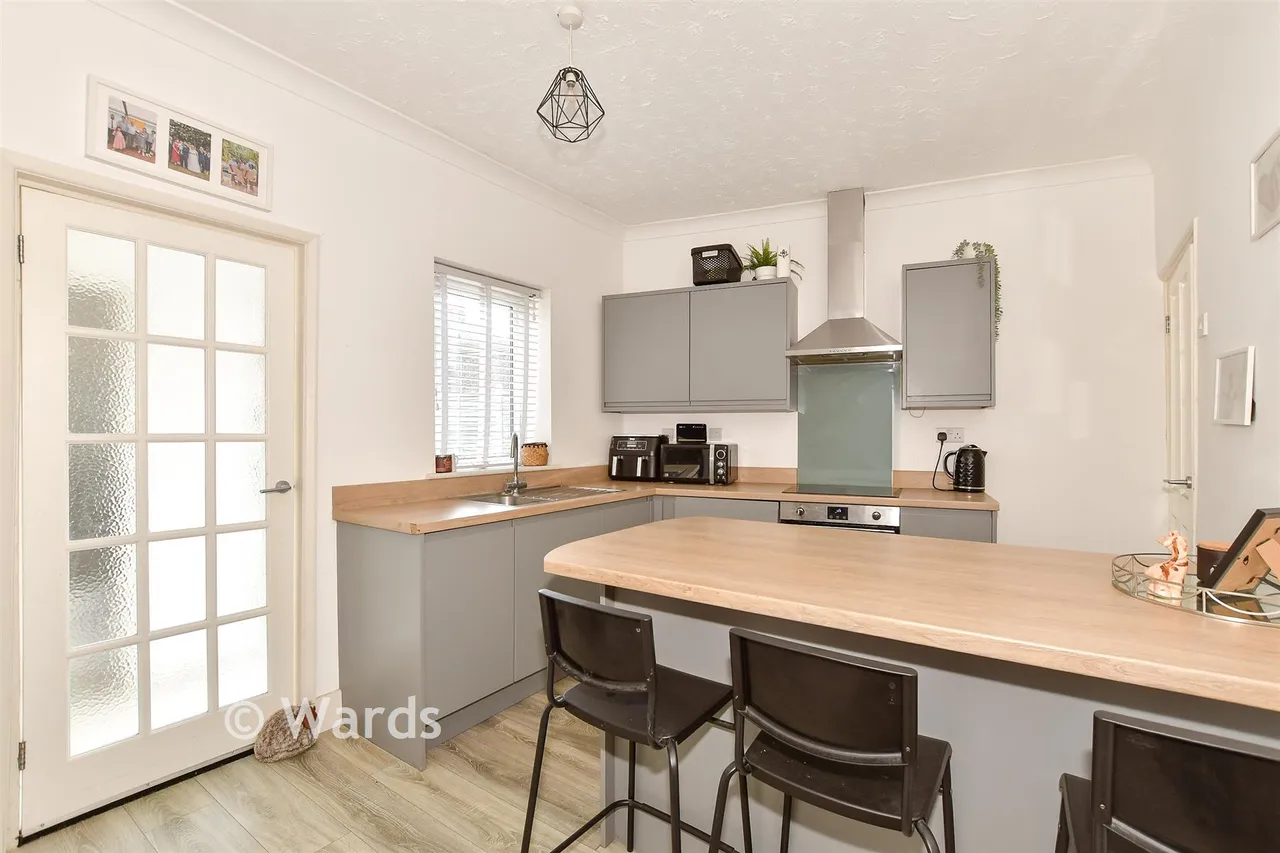 North Road, Queenborough, ME11, photo 2
