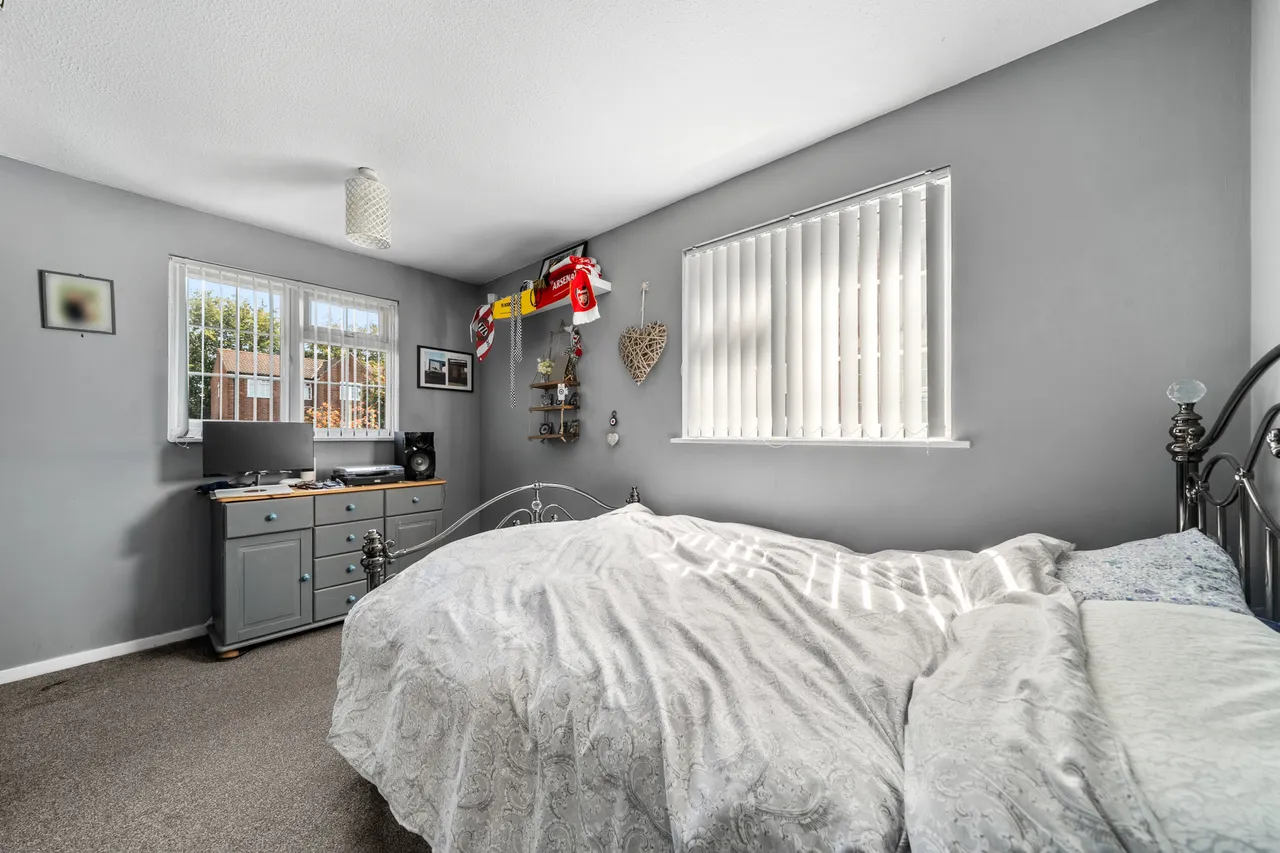 Hazelbank Road, Chertsey, KT16, photo 14