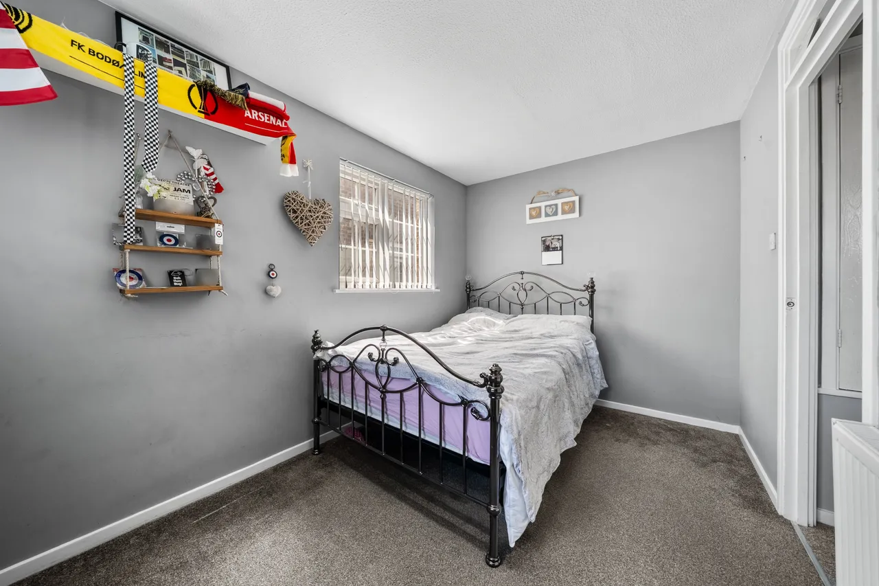 Hazelbank Road, Chertsey, KT16, photo 15