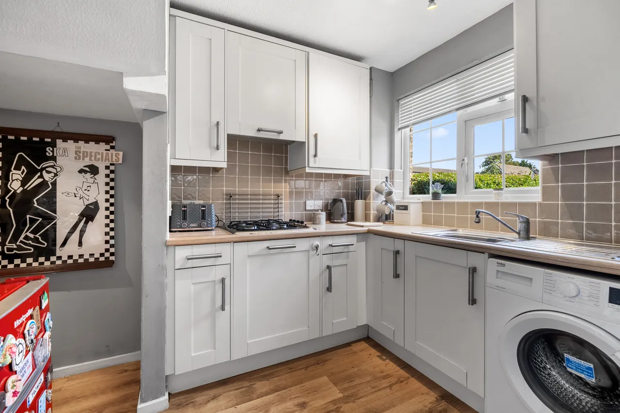 Hazelbank Road, Chertsey, KT16, photo 11