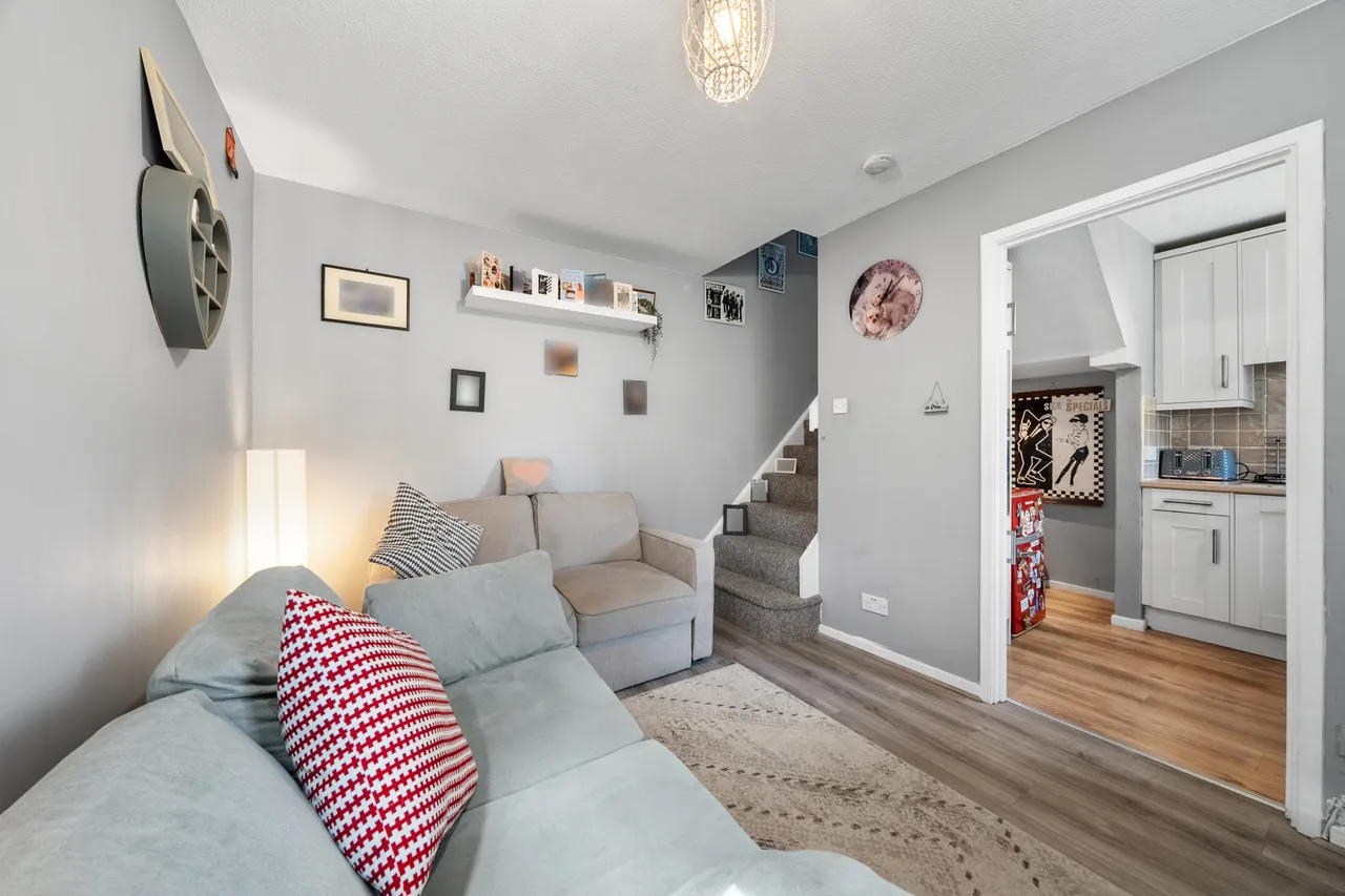Hazelbank Road, Chertsey, KT16, photo 8