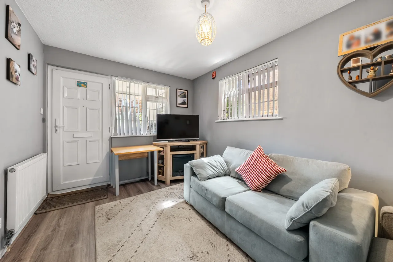 Hazelbank Road, Chertsey, KT16, photo 9