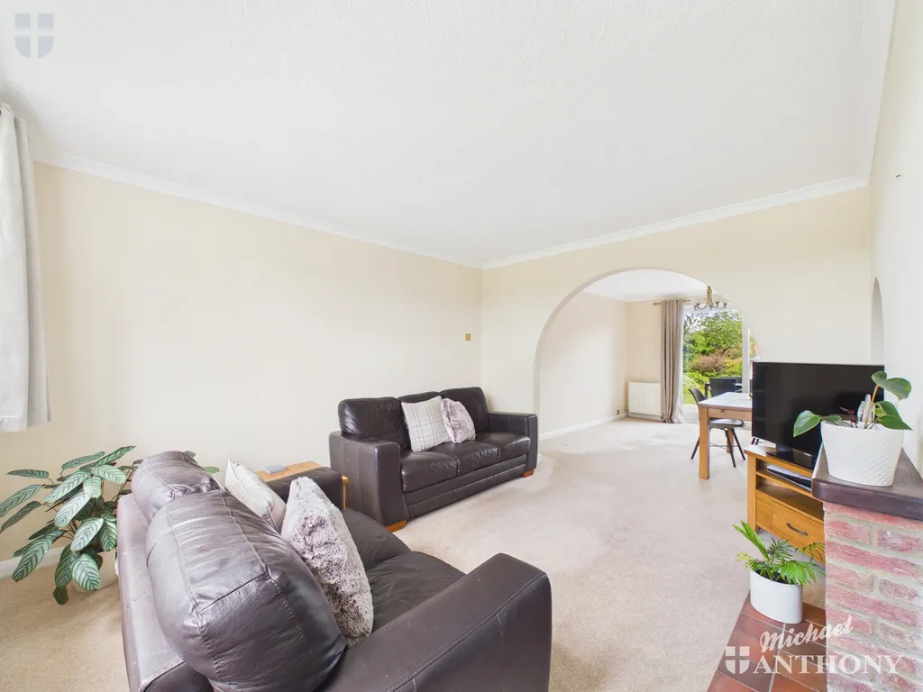 Wendover Way, Aylesbury, HP21 7PR, photo 2