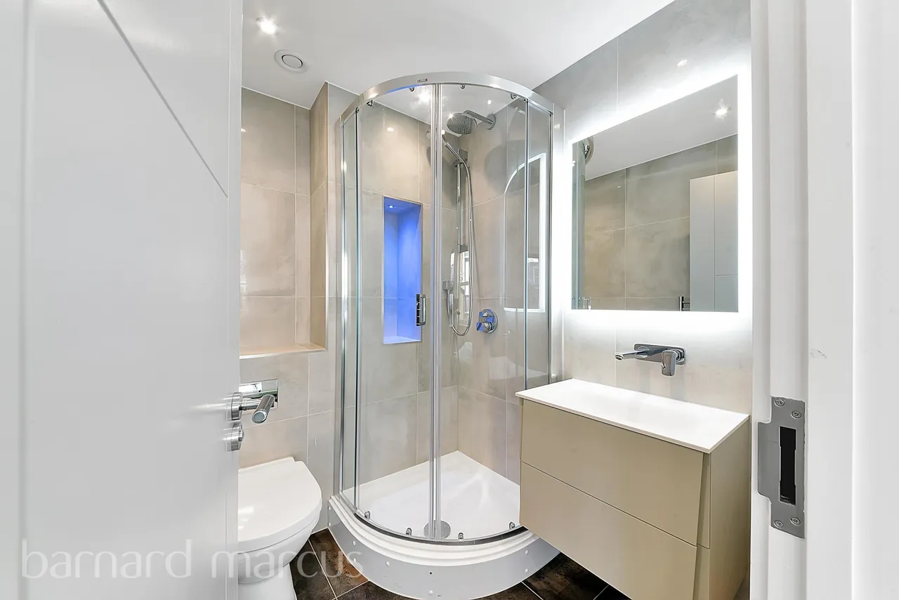 Ealing Green, Ealing, W5, photo 3