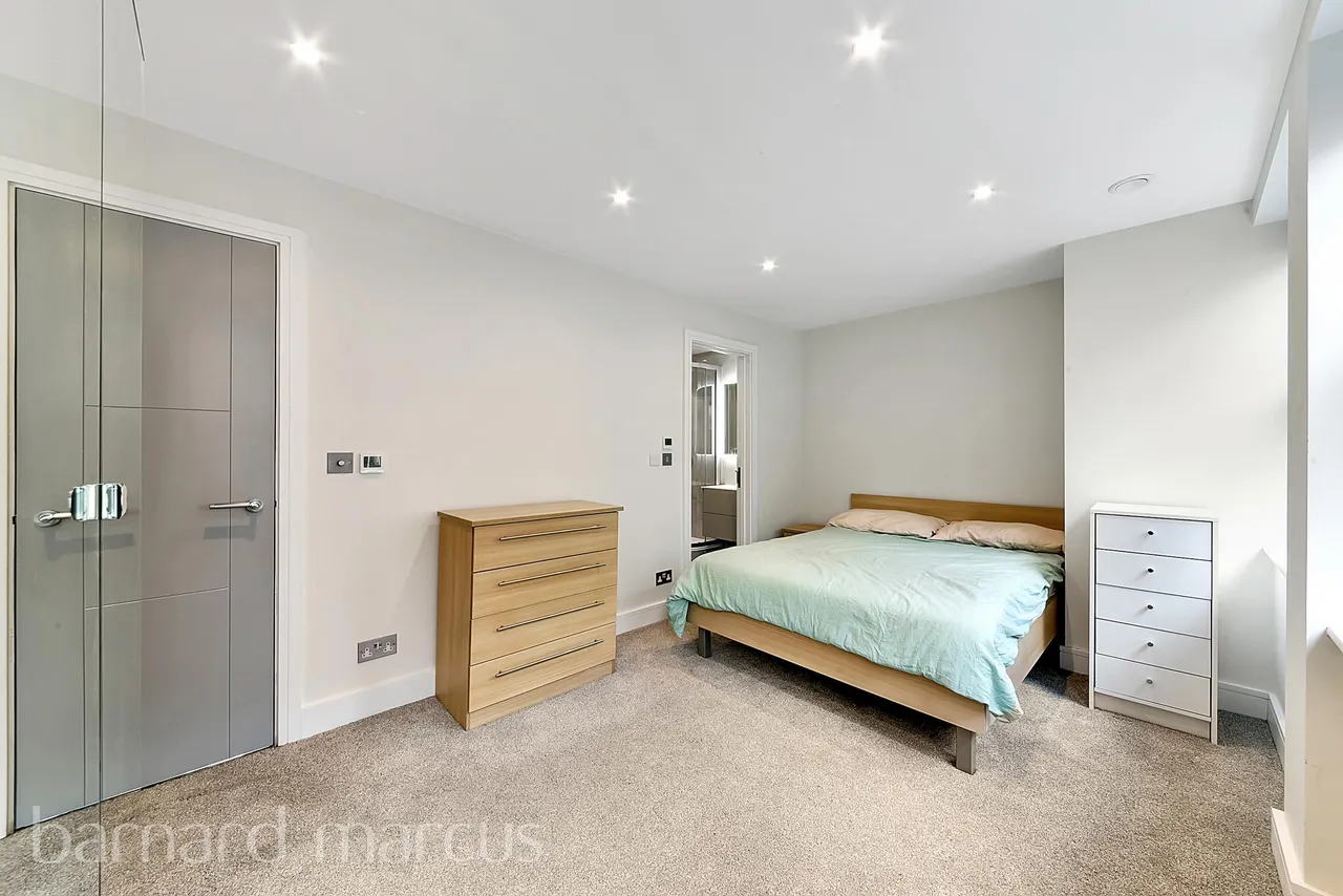 Ealing Green, Ealing, W5, photo 5