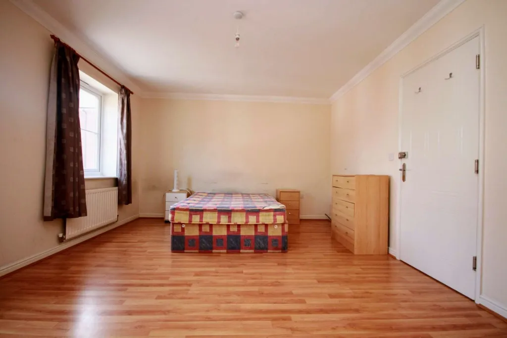 Harescombe Drive, GRH (Gloucestershire Royal Hospital), Gloucester, GL1, photo 2