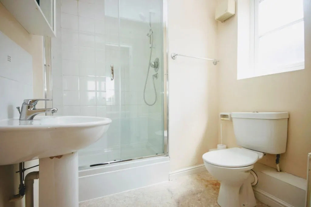 Harescombe Drive, GRH (Gloucestershire Royal Hospital), Gloucester, GL1, photo 6