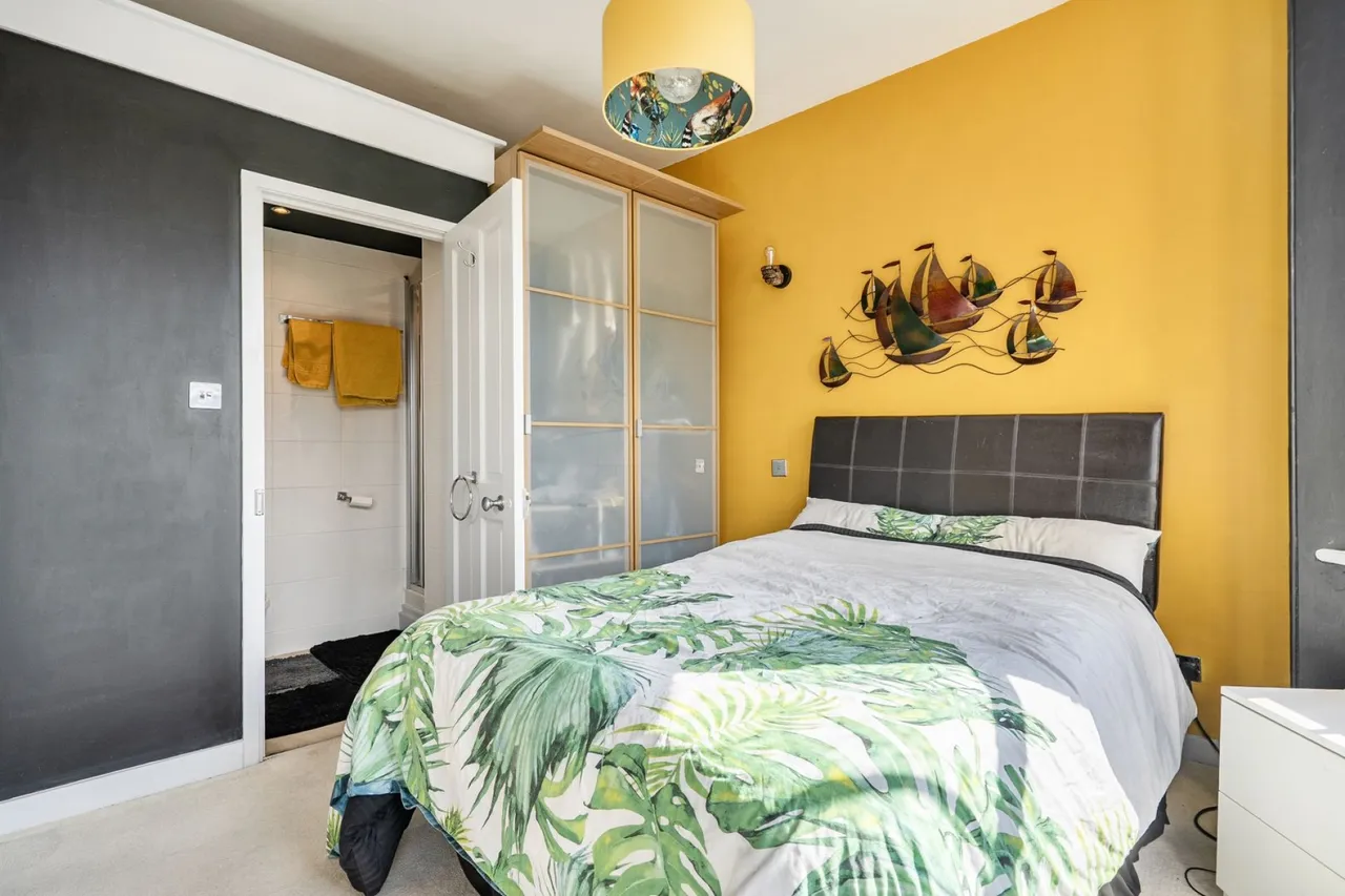 High Street, Lymington, SO41, photo 10