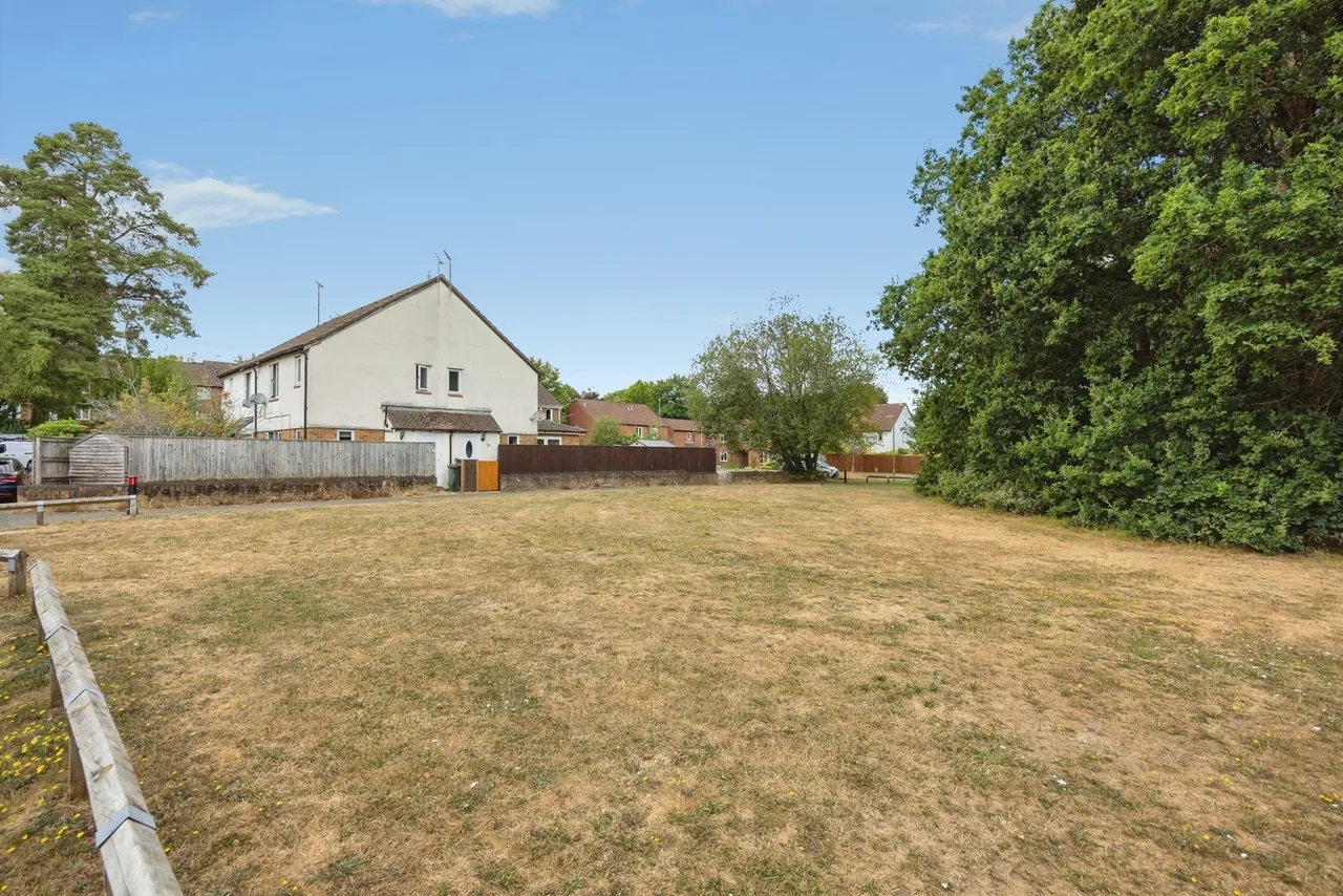 Grafton Close, Bordon, GU35, photo 19