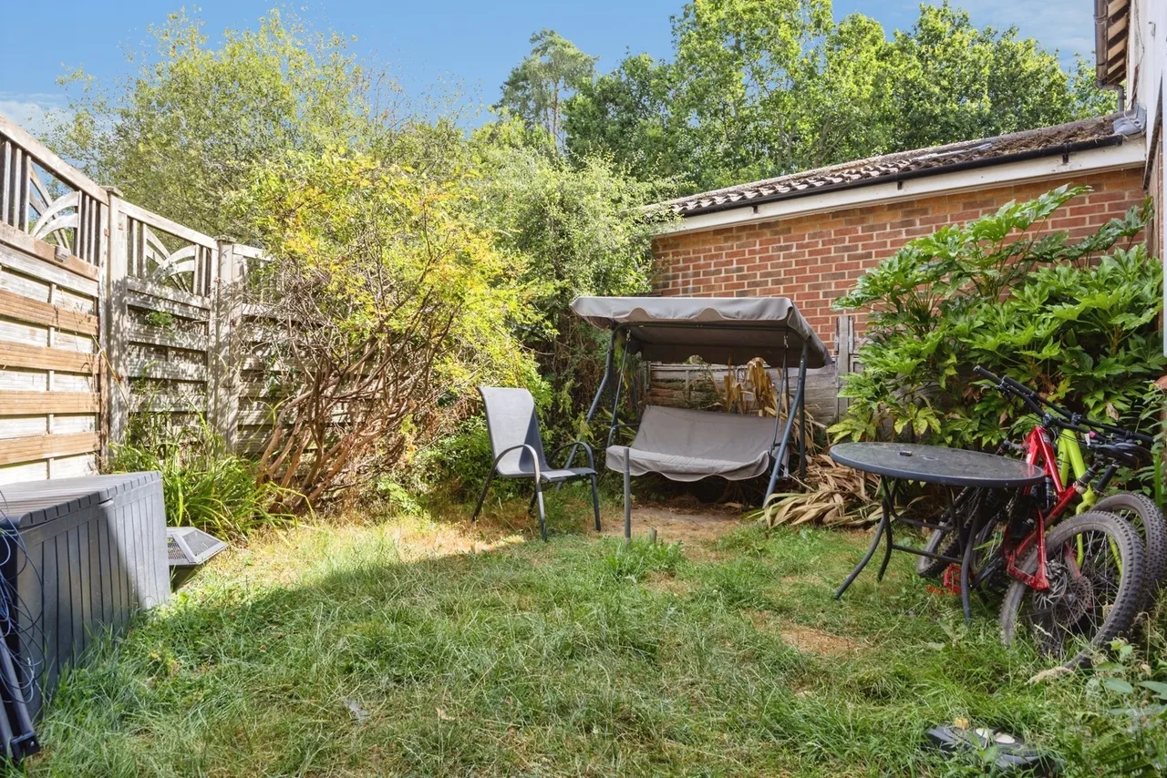 Grafton Close, Bordon, GU35, photo 10