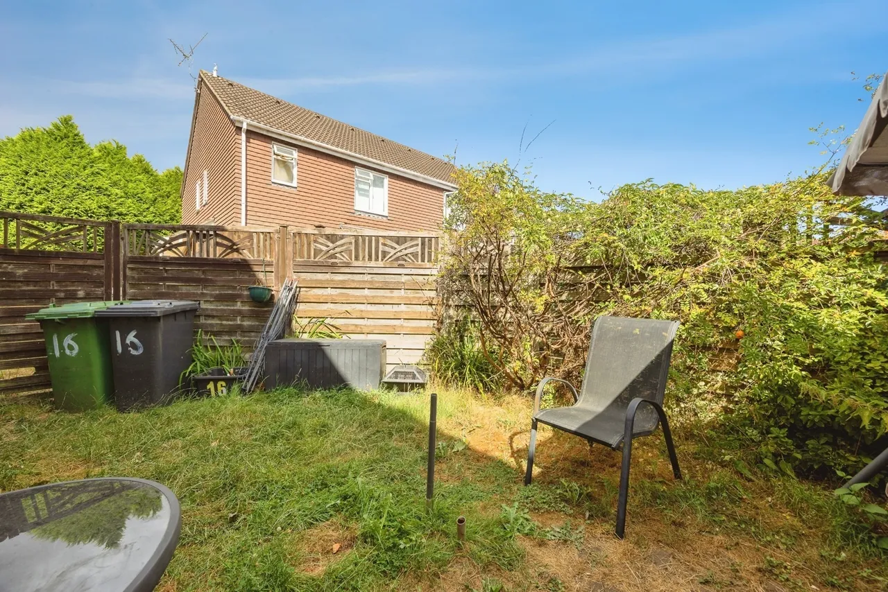 Grafton Close, Bordon, GU35, photo 13